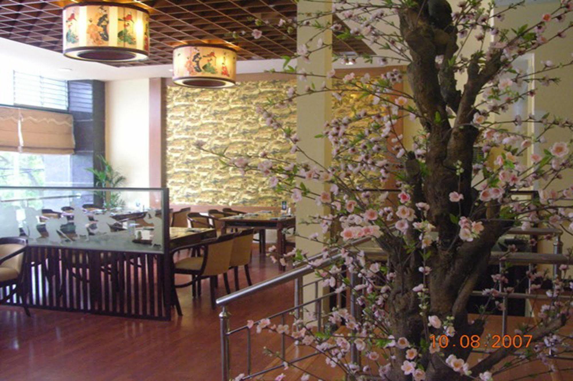 Oasis Hanoi Hotel Esterno foto