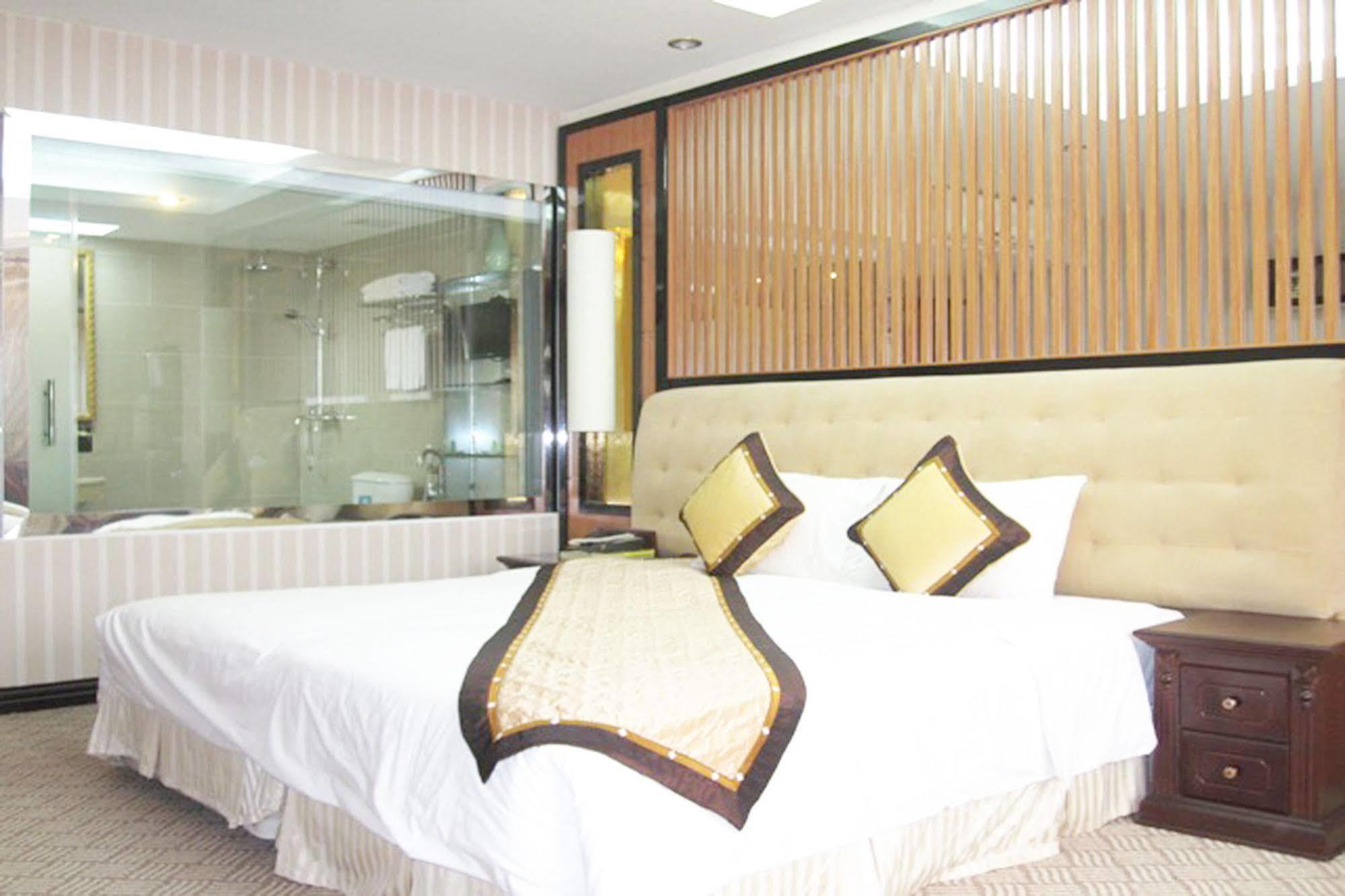 Oasis Hanoi Hotel Esterno foto